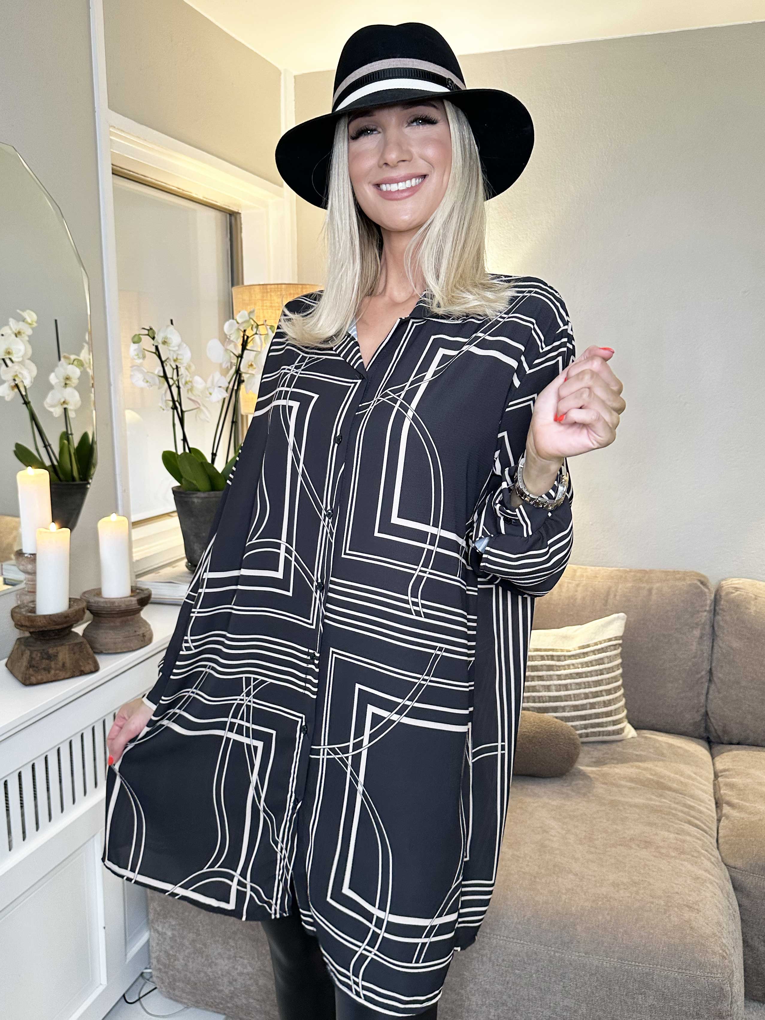 Abigail Square - Mönstrad skjortklänning - Petroleum